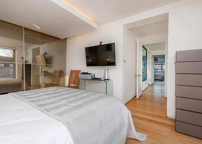 Stunning 3 Bedroom, 3 Bathroom Duplex With Terrace