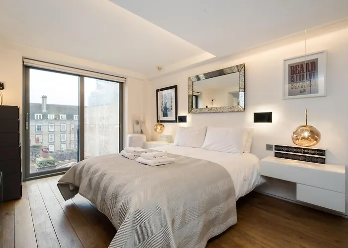 Stunning 3 Bedroom, 3 Bathroom Duplex With Terrace