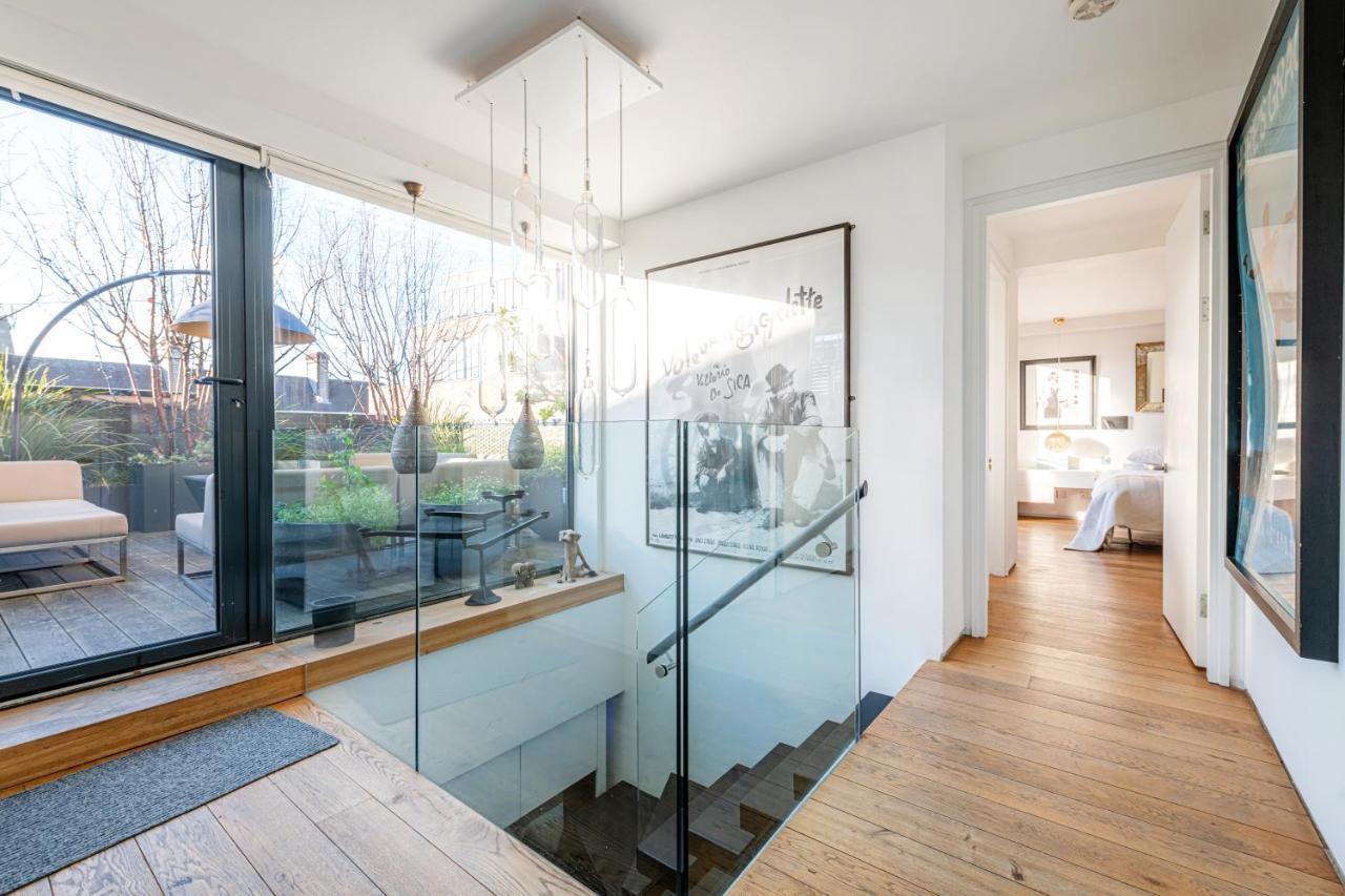 Stunning 3 Bedroom, 3 Bathroom Duplex With Terrace Апартаменты Лондон