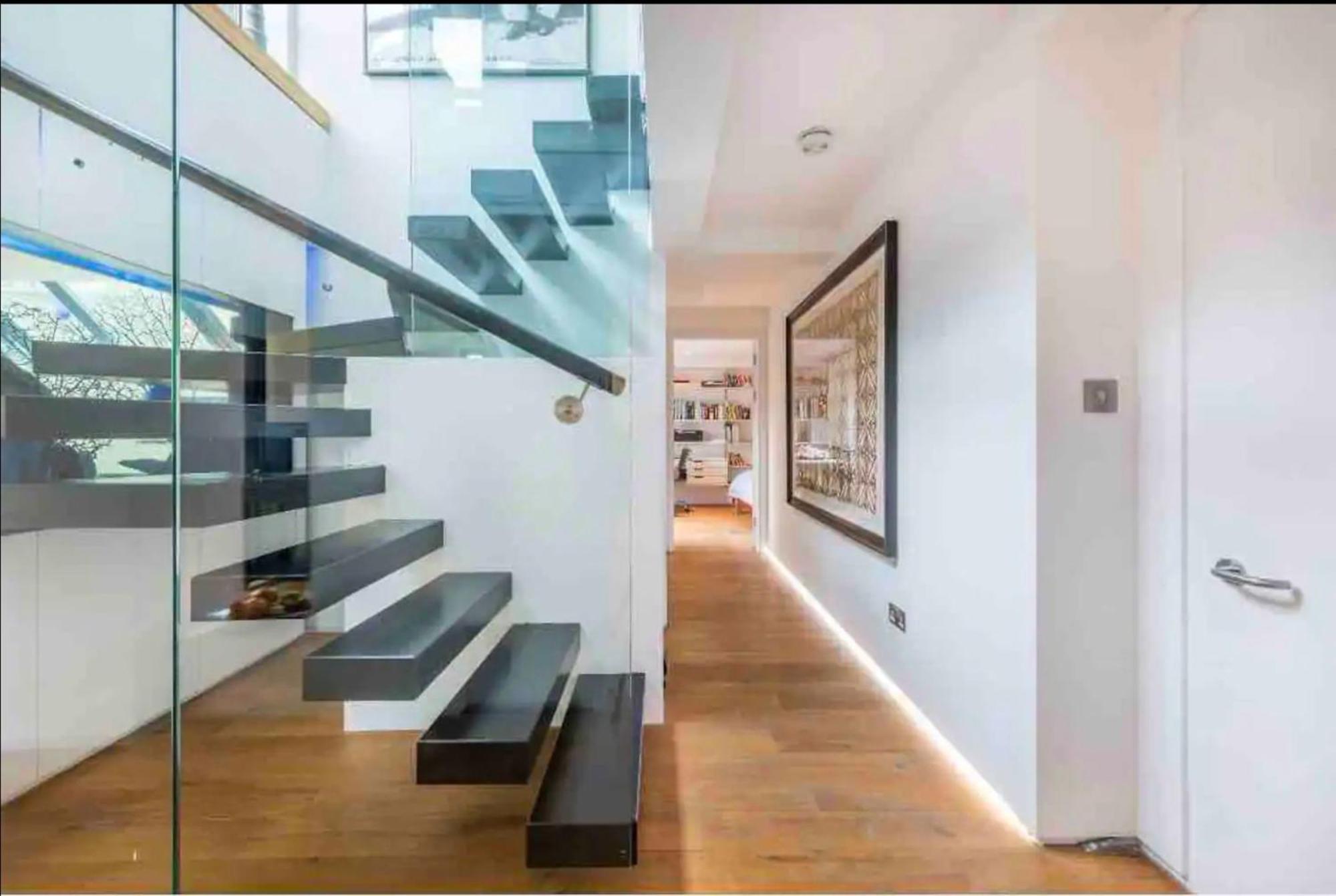 Апартаменты Stunning 3 Bedroom, 3 Bathroom Duplex With Terrace *