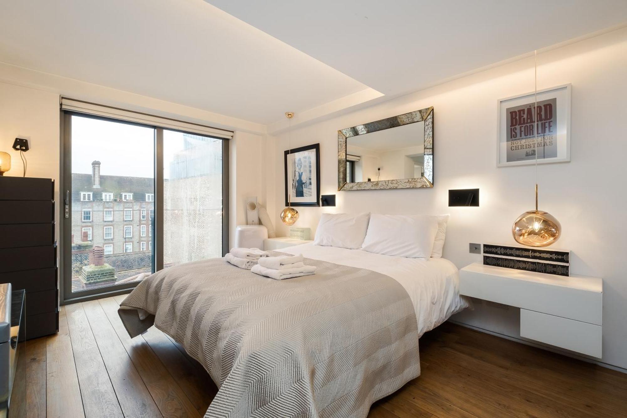 Stunning 3 Bedroom, 3 Bathroom Duplex With Terrace Апартаменты *
