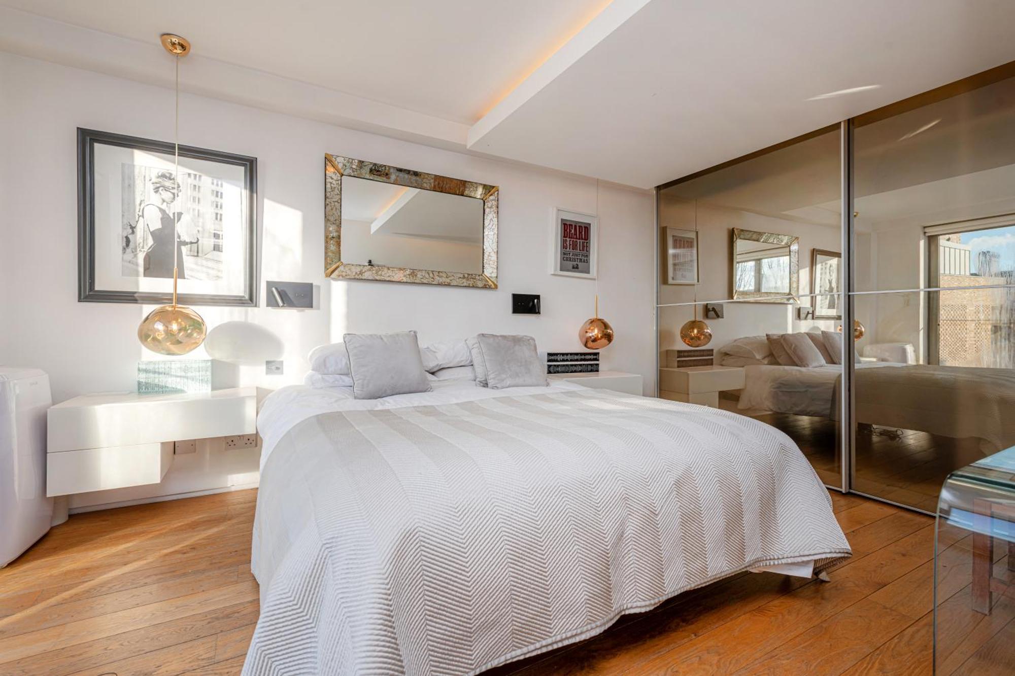 Апартаменты Stunning 3 Bedroom, 3 Bathroom Duplex With Terrace Лондон