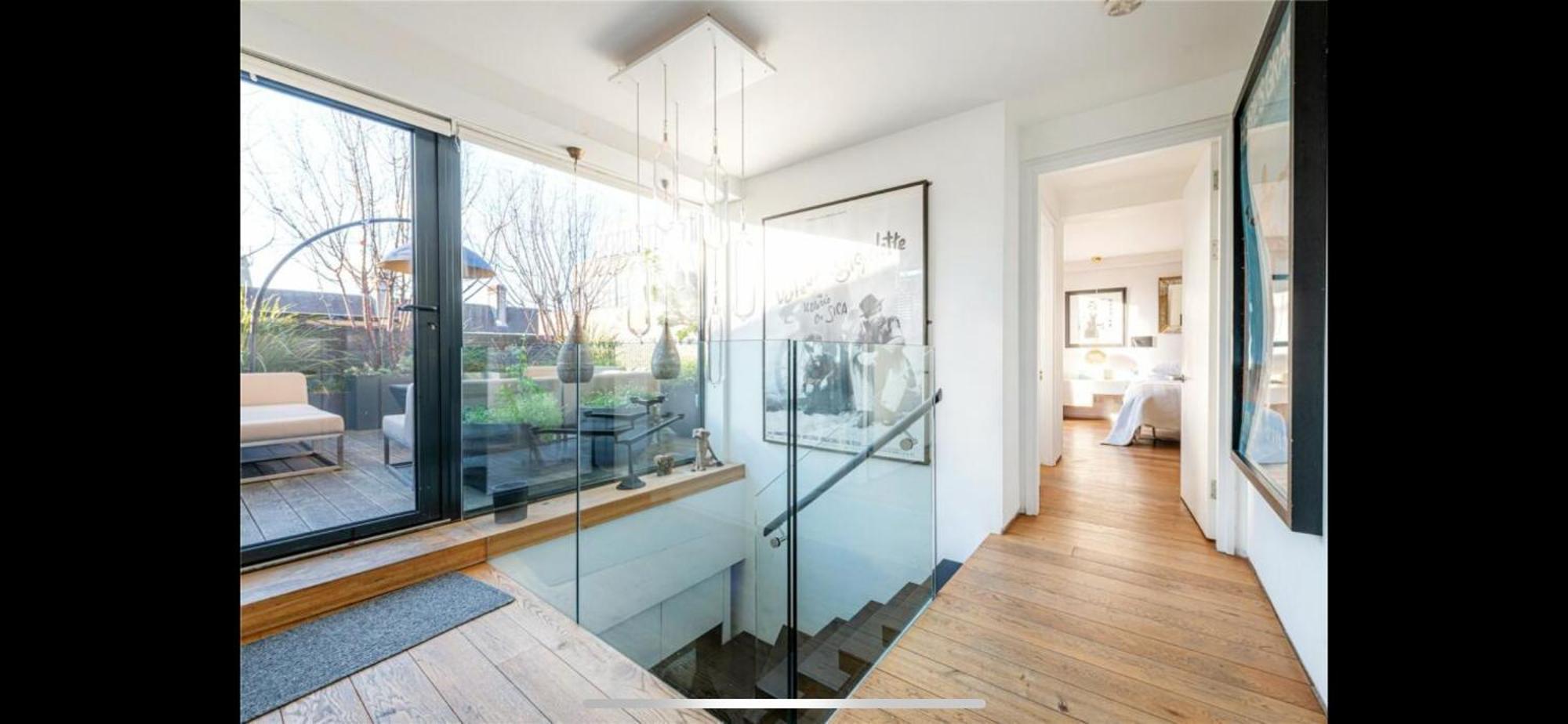 Stunning 3 Bedroom, 3 Bathroom Duplex With Terrace Апартаменты *